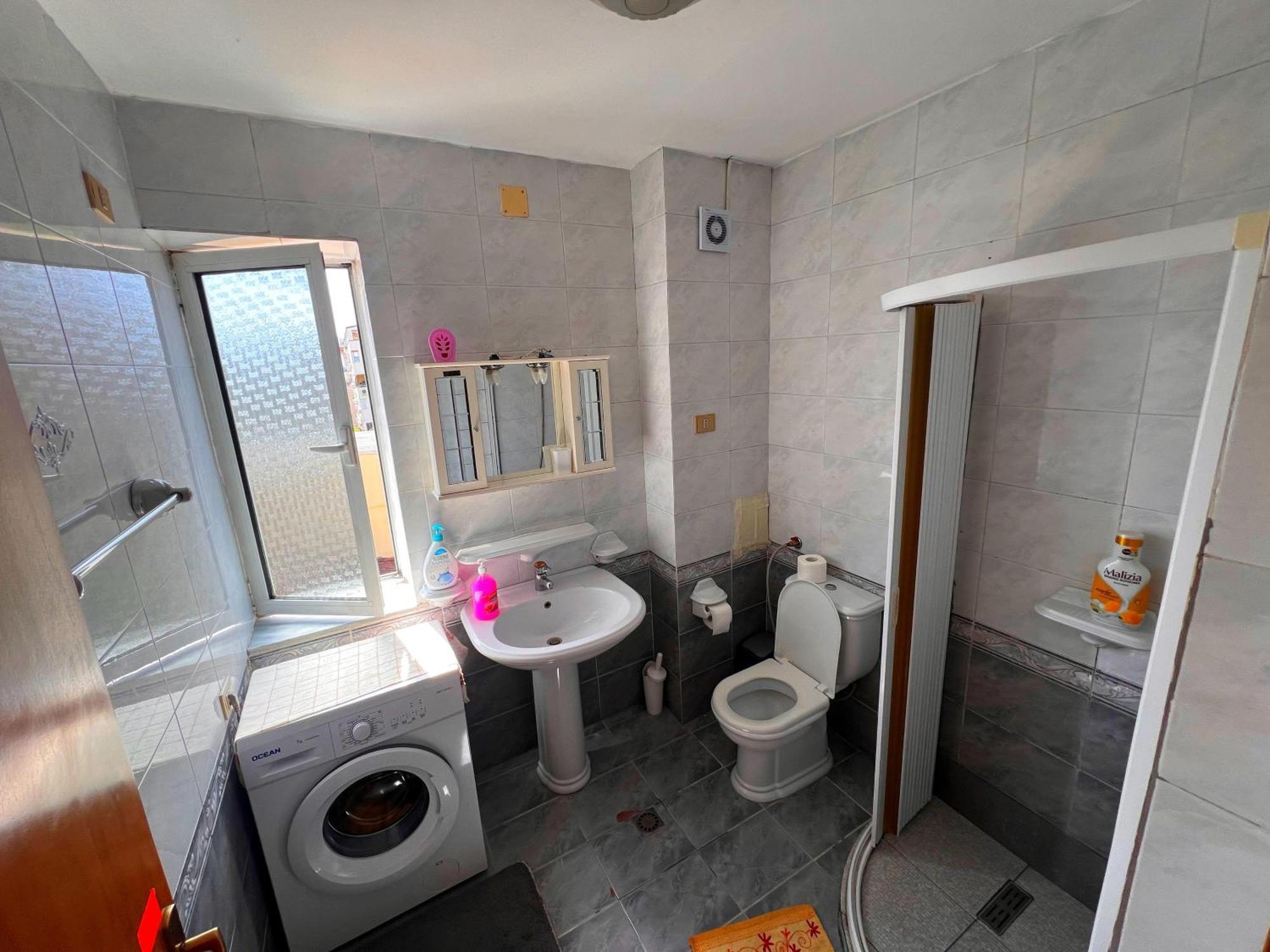 Bllok Bright Private Bedrooms With Private Bathroom On Shared Apartment Tiran Dış mekan fotoğraf